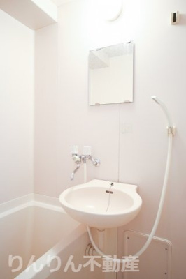 【洗面所】 | シティガーデン富田 | コンパクトで使いやすい洗面所