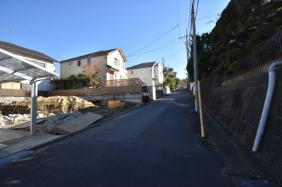 【前面道路含む現地写真】 | 八王子市絹ヶ丘21-1期 | 複製側　5ｍ公道