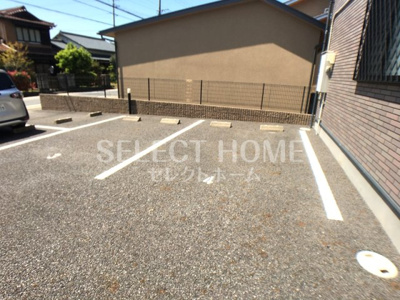 【駐車場】 | アンプルールリーブルEAST | カースペースがあります