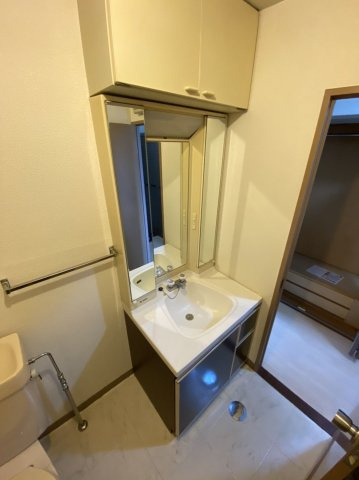 ファミリオン御所の洗面所|ファミリオン御所（1K）　洗面台