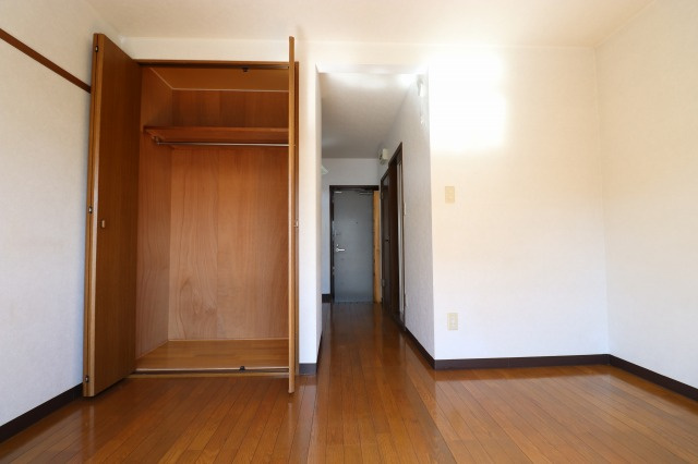 ジョイフル大川筋の洋室|個人の部屋や寝室として使える洋室です
※反転の場合あり