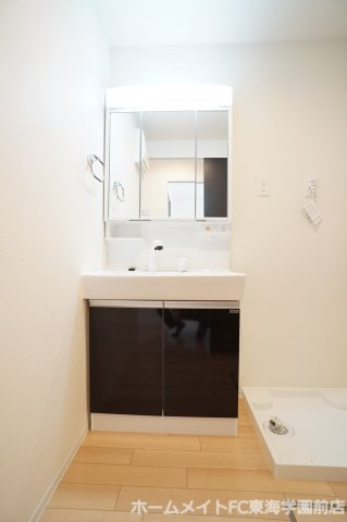 合志市須屋のアパートの独立洗面台