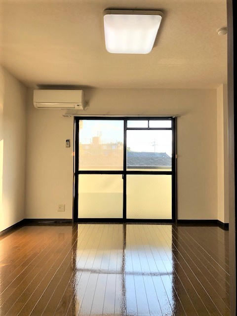 ベルメゾン一須賀Ⅱ号館の洋室