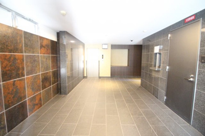 【エントランス】 | レジュールアッシュ天王寺Ⅱ | 瀟洒なたたずまいのエントランス