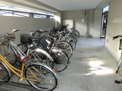 【その他共用部分】 | レジュールアッシュ天王寺Ⅱ | 広々とした自転車置き場
