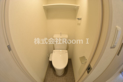 【トイレ】 | プレサンス堺筋本町駅前シェル | ゆったりとした空間のトイレです