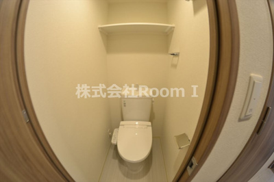 【トイレ】 | プレサンス堺筋本町駅前シェル | コンパクトで使いやすいトイレです