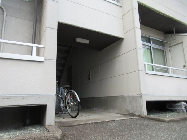 コーポ蜂屋のエントランス