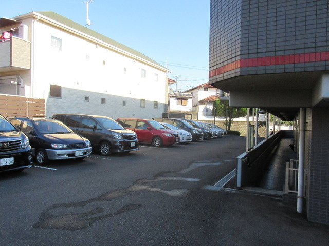 【駐車場】
