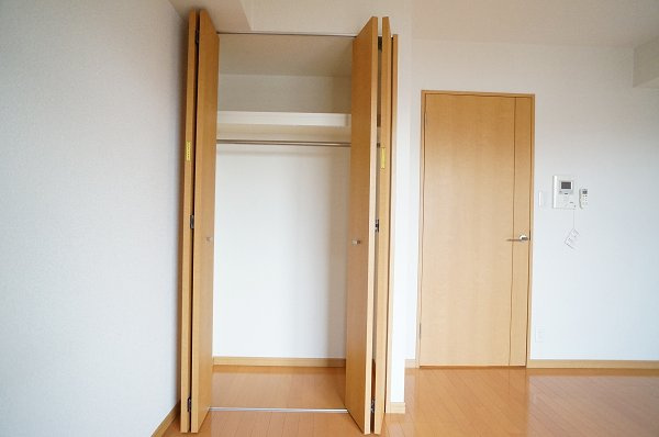 エスティメゾン亀戸の収納|洋室クローゼット