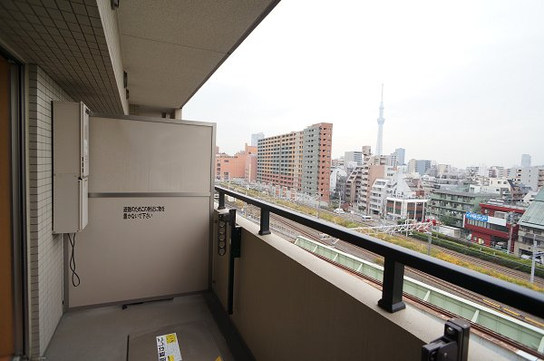 エスティメゾン亀戸のバルコニー|バルコニーから東京スカイツリーが見えます♪