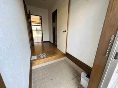 【玄関】 | ツインビレッヂA