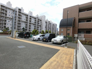 【駐車場】 | いつでも目の届く敷地内に駐車場があります♪お車をお持ちのファミリーさんにオススメです☆