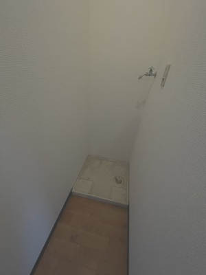 【設備】 | グランメール東淀川 | 室内洗濯機置き場です