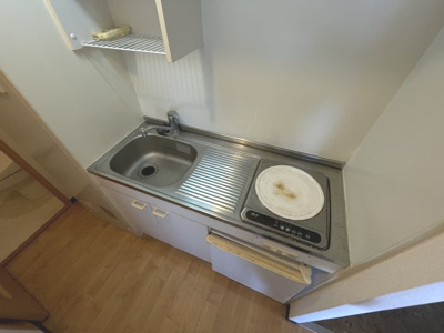 【キッチン】 | グランメール東淀川 | キッチン下には冷蔵庫が格納されています