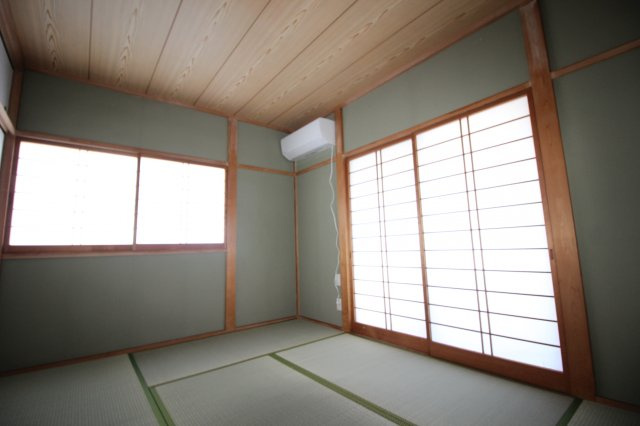 メゾネット駒形の和室