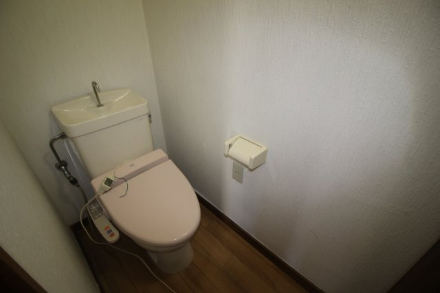 メゾネット駒形のトイレ