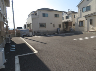 【駐車場】 | 前向き駐車限定です。