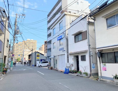 【前面道路含む現地写真】 | 北区長柄中1丁目土地（古家付）