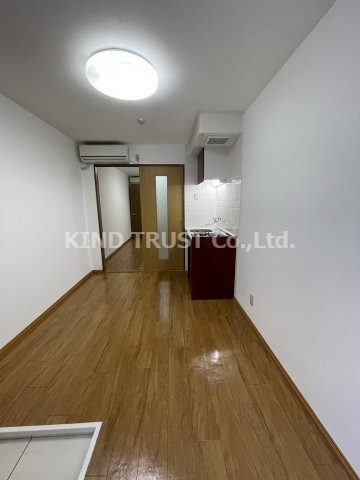 大宝北天満ロイヤルハイツの居間・リビング|ゆったり過ごせるリビングです