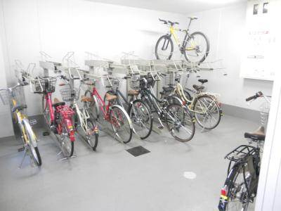 アライブ富小路のその他|屋内駐輪場
