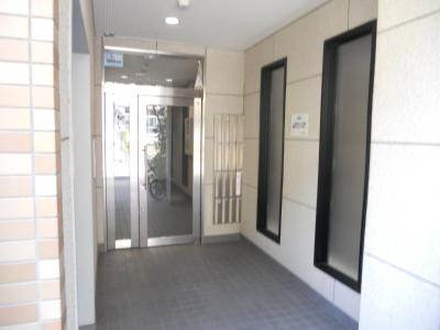 アライブ富小路のエントランス