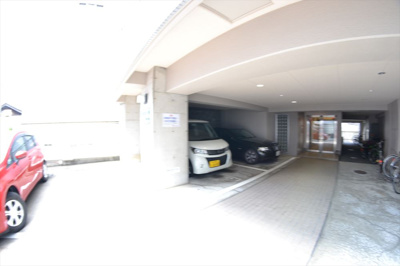 【駐車場】 | SUNGREEN竜造寺 | 駐車場完備です