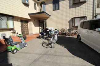 【駐車場】