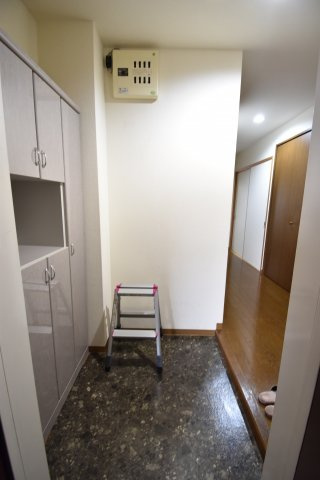 マローネ谷町の玄関