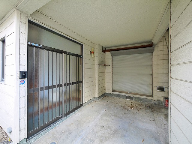北郡山戸建ての駐車場|専用の駐車場があります