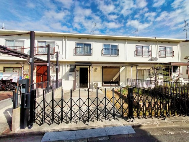 交野市松塚のテラスの外観|きれいな外観です