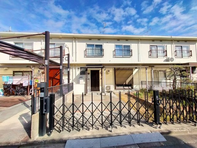 交野市松塚のテラスの外観|外観もきれいです