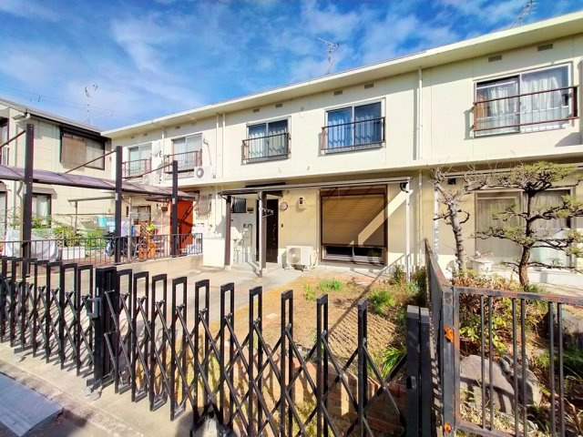 交野市松塚のテラスの外観|落ち着いた雰囲気の外観です