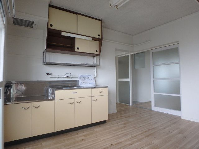 ビレッジハウス境港第三1号棟の居間・リビング|イメージ写真401号室