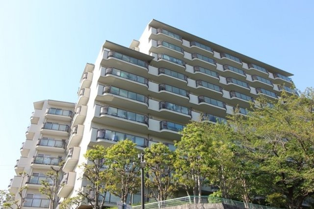 宝塚市清荒神１丁目の中古マンションの外観