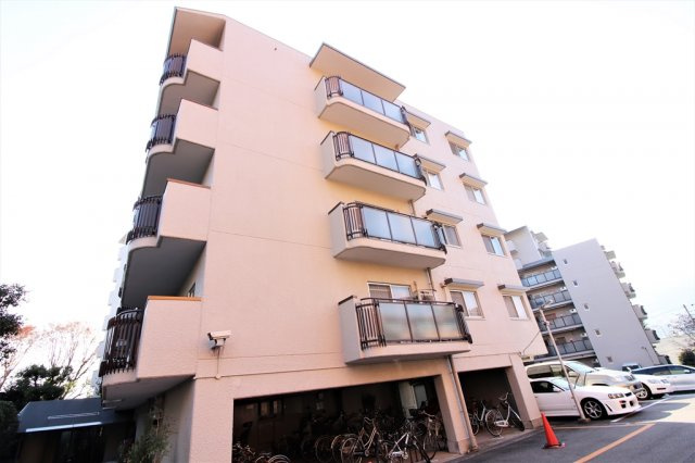 宝塚市清荒神１丁目の中古マンションの外観