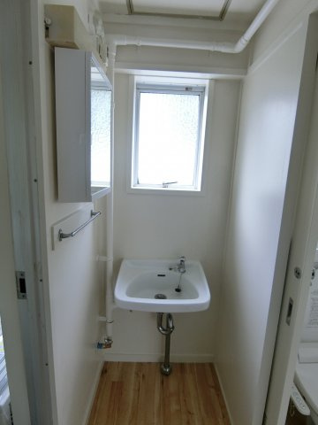 ビレッジハウス青木2号棟の洗面所|イメージ105号室の写真（反転あり）