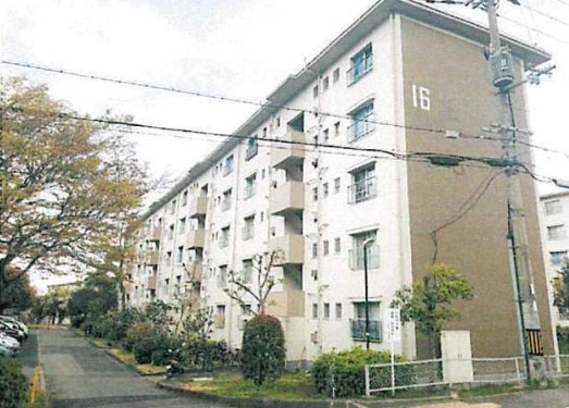 箕面市粟生間谷西４丁目の中古マンションの外観