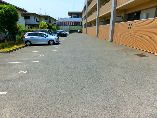 グランドゥール光明池の駐車場