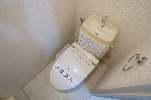 エステート宮久保Ｆ棟のトイレ|多機能温水便座♪