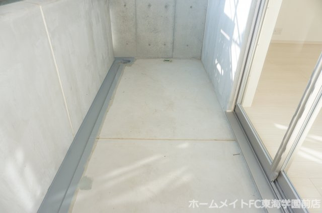 熊本市中央区上水前寺２丁目の賃貸マンションのバルコニー