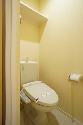 【トイレ】 | ジョイ・シャテロ | 暖房洗浄便座付きトイレです