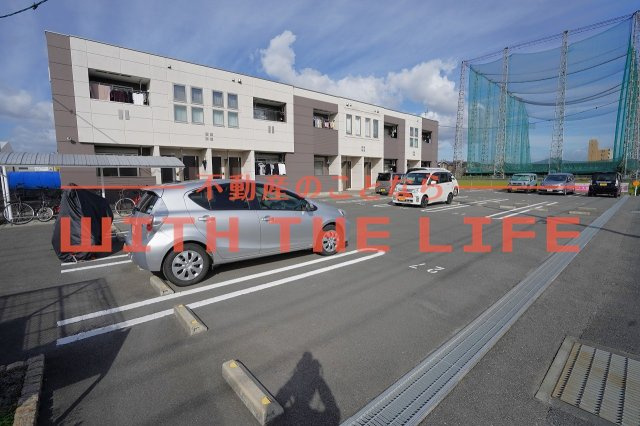 アーバンレジデンス【キャッシュバック対象物件】の駐車場|車をお持ちの方に嬉しい駐車場付きの物件です