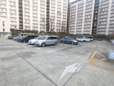 【駐車場】 | ヴィルヌーブ保土ヶ谷 | 平置き駐車場です。