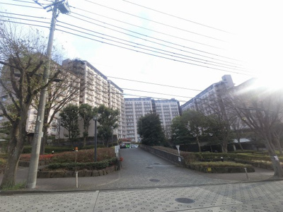 【外観】 | ヴィルヌーブ保土ヶ谷 | 総戸数２７６戸、１９９３年６月築、管理人は日勤勤務につき管理体制良好です♪