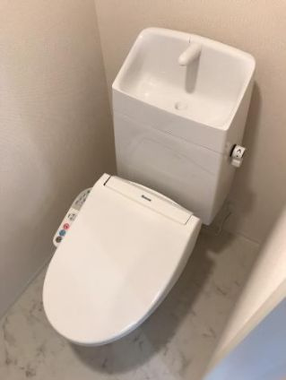 エクレール館向のトイレ