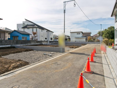 【前面道路含む現地写真】 | 東大和市芋窪/新築戸建 | 北側4.5ｍ公道