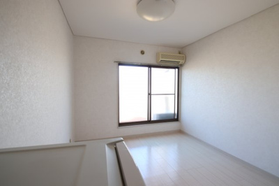 【洋室】 | ロイヤルハイツ川西