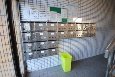 【エントランス】 | ロイヤルハイツ川西