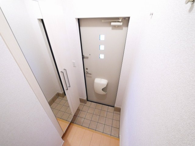 レジデンス西九条の玄関|毎日通る玄関はこちらです